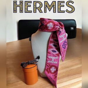 Hermes Twilly Kelly Amperle Scarf Silk All-Over Pattern Pink Blue White WBox/Bag